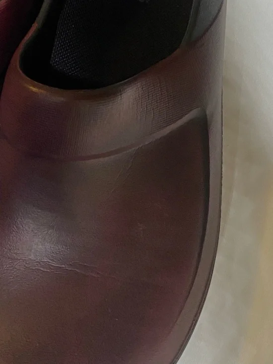 CROCS Women’s Size 8 Neria Pro II Woro Slip-On Rubber Burgundy Clogs - Picture 4 of 9